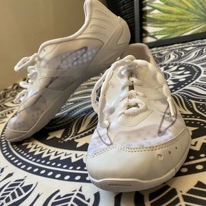 Cheer shoes